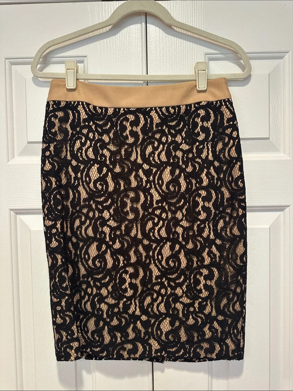 LOFT Black Lace Overlay Pencil Skirt size 4